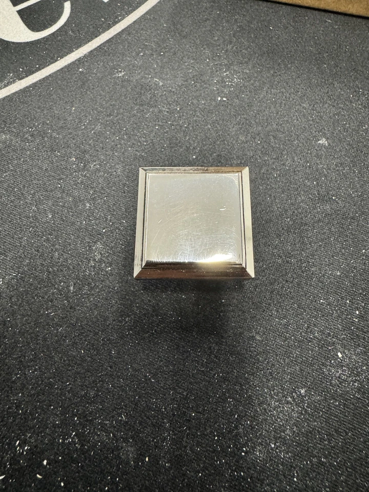 30 - Perilla de gabinete Atlas Homewares 289-CH Sutton Place 1-1/4" - Cromo pulido Foto 2 de 4