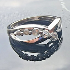 DAINTY 925 STERLING SILVER SPARKLING GEMSTONE RING SIZE 7.25