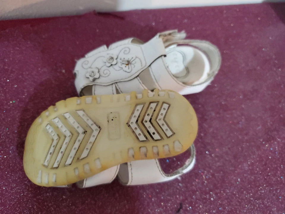 Niñas 4 T Blanco Superior Cuero Sandalias Circo Foto 4 de 4