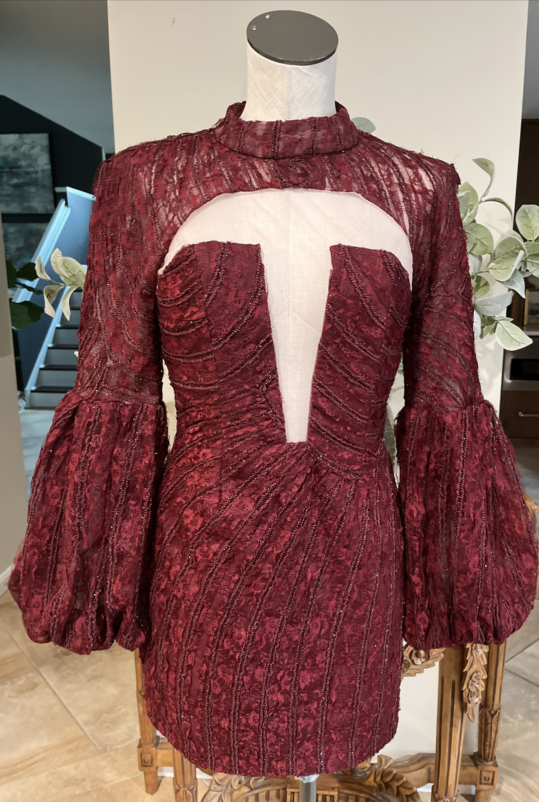 Akira Ammo Burgundy Medium Celiste Lace Cut Out Puff Sleeve Mini Sheath Dress ZZ