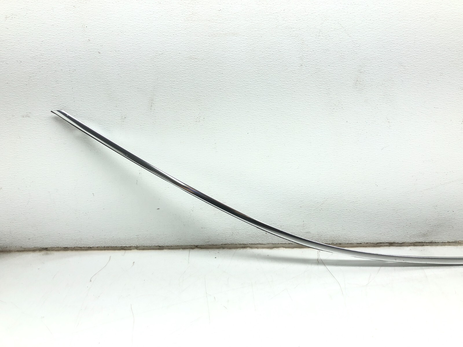 2014-2017 MASERATI GHIBLI S RIGHT PASS SIDE ROOF WINDOW MOLDING TRIM CHROME OEM.