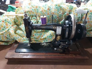 Vintage Naumann  Hand Crank Sewing Machine