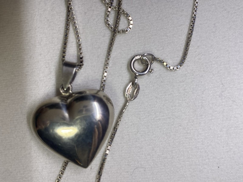 Sterling Silver Heart Pendant On 30” Box Chain. Over 7 Grams Very Beautiful.