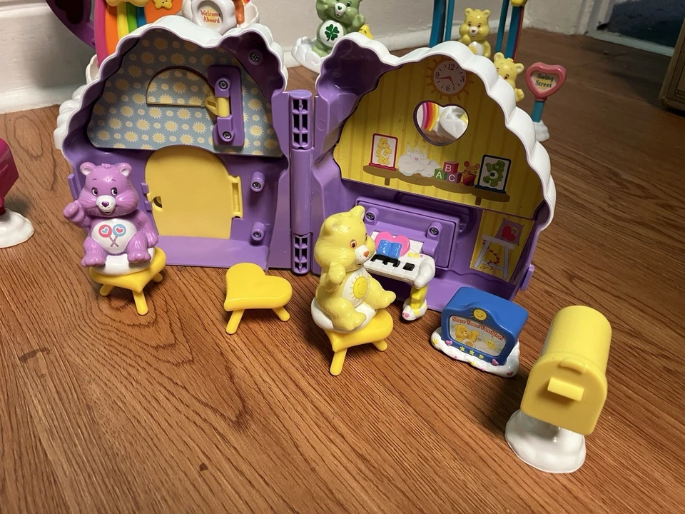 ¡Enorme lote de colección Care Bears Care-A-Lot, 4 casas, parque de atracciones, playa y más! Foto 3 de 4