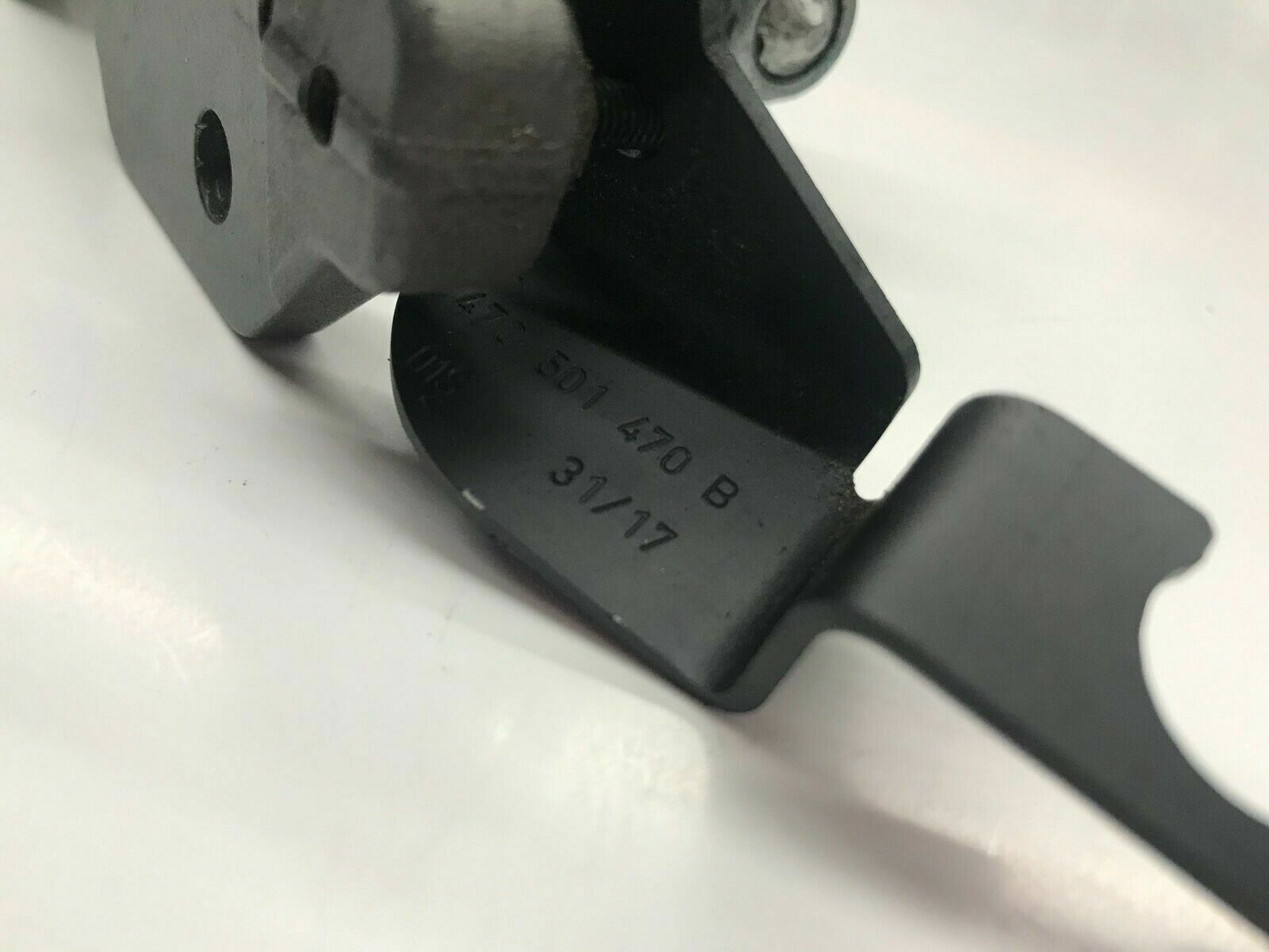 LAMBORGHINI AVENTADOR REAR RIGHT RH LOWER SUSPENSION BRACKET OEM 470501429D