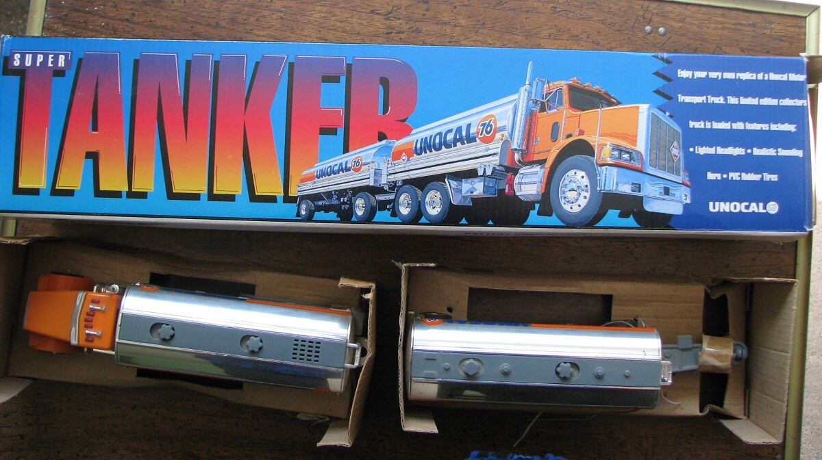 ★ UNOCAL76 SUPER TANKER（ユノカル76・スーパータンカー) Unocal 76 1995 Super Tanker Limited Edition Collectors Model