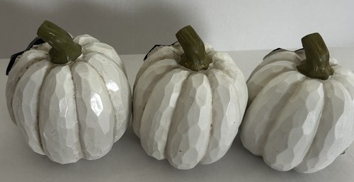 Halloween Resin Pumpkins White With Bats Lot Of 3 6” X 5” - Picture 2 of 2