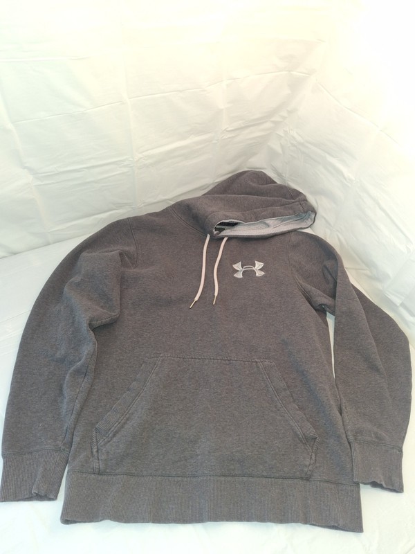under armour Women's Hoodie / Sweatshirt Size Medium 