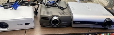 Dolby Audio EAZZE Series, InFocus, DLP Projector Monitors Turn On
