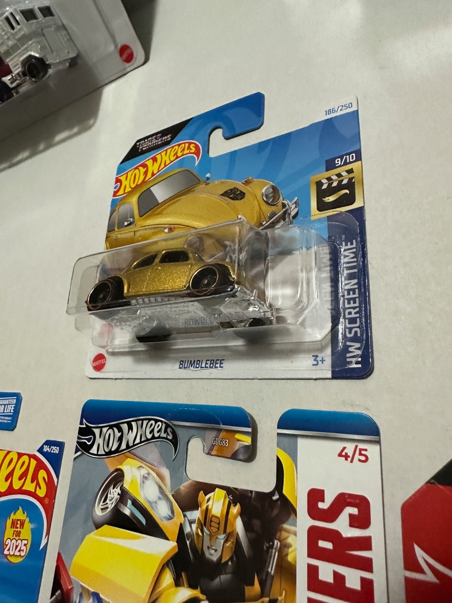 (2点) ホットウィール ウルトラマグナス ＆ バンブルビー 金 Transformers Hot Wheels golden bumblebee figure unboxing