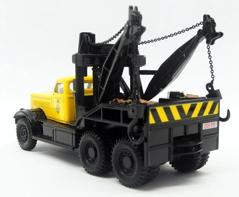 Corgi 1/50 Scale 55605 - Diamond T Wrecker Truck - Blackpool Trans. - Image 2 of 4