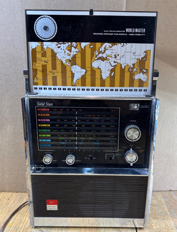 Vintage ROSS MULTI-BAND AC/DC Radio Model 2101 Long Wave Good Shape TESTED