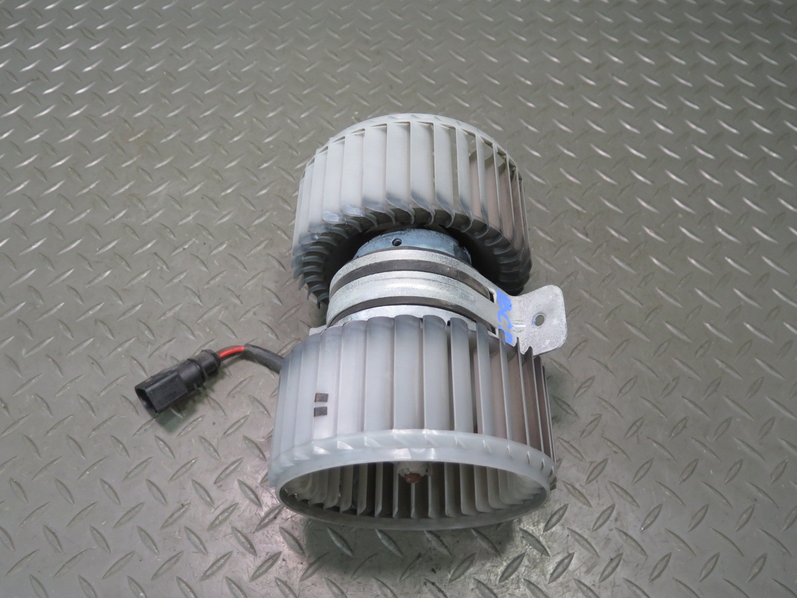2006-2012 BENTLEY CONTINENTAL FLYING SPUR A/C HEATER AIR BLOWER FAN MOTOR