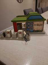VINTAGE 1975 TEXACO GAS STATION WITH GAS TANKS