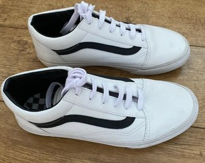 black vans junior size 4