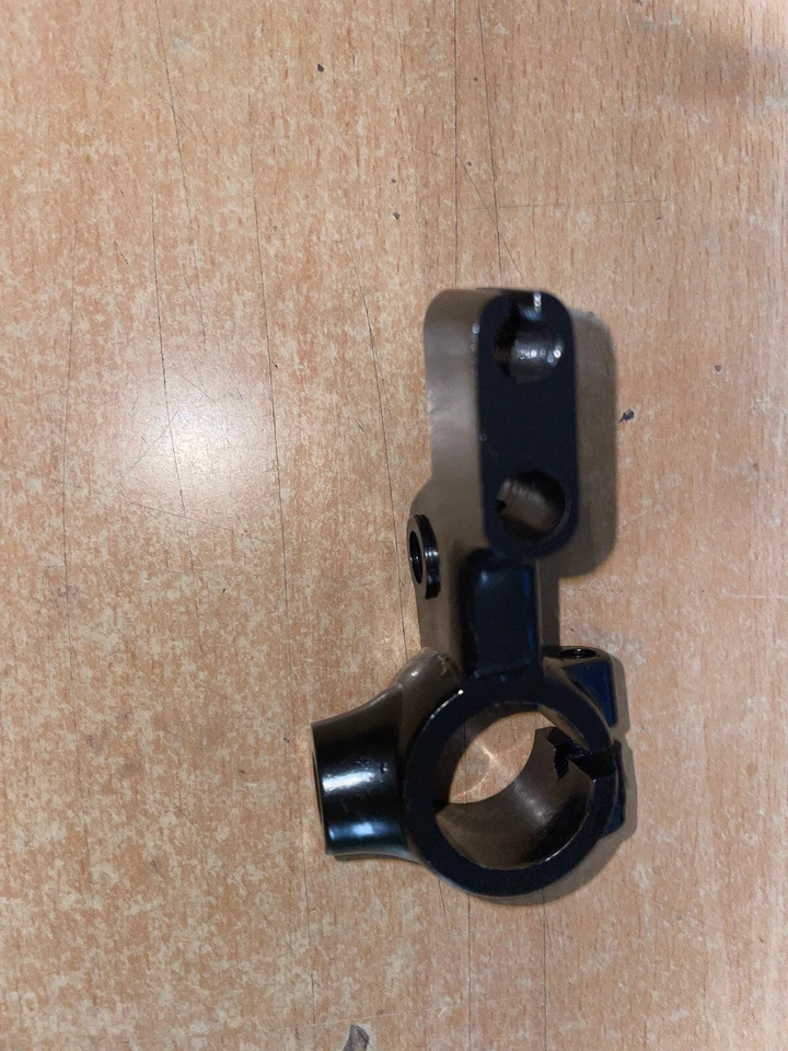Sym WOLF 125 LEFT HAND LEVER BRACKET 53172-B9A-000 (BOX 42 ) - Image 3 of 4