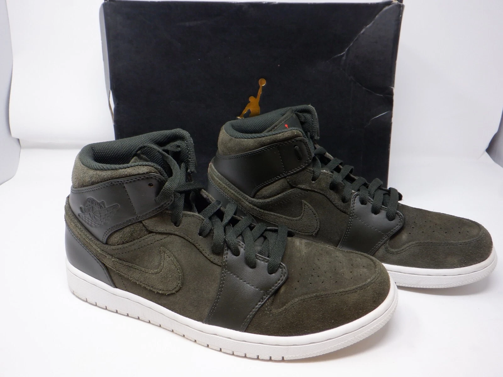 Scarpe Retro Sequoia Olive Air Jordan taglia 10 5 con scatola ottime condizioni