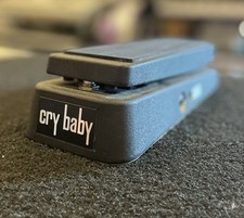 Dunlop GCB95 Cry Baby Standard Wah Effect Pedal for Electric Guitar