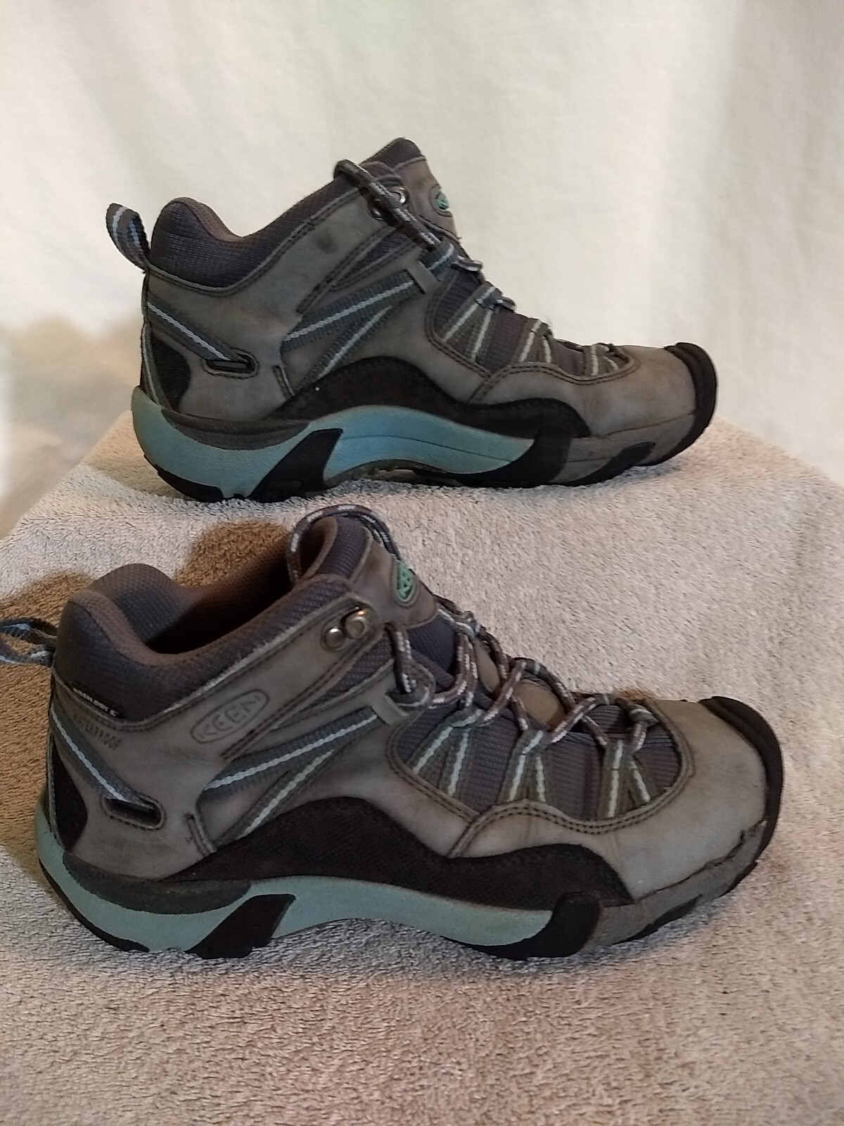 Stivali da trekking Keen Voyageur da donna in pelle grigia WP Mid taglia: 8 5 #MT34+20