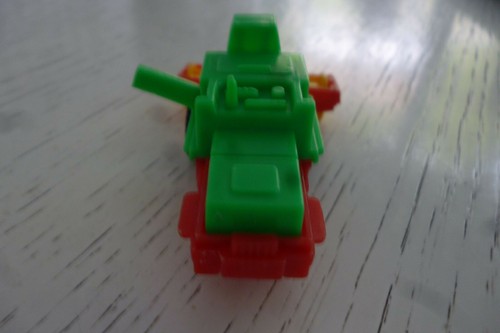 Fremdfigur / Fahrzeug Mähdrescher "Made in China" ca. 7cm lang
