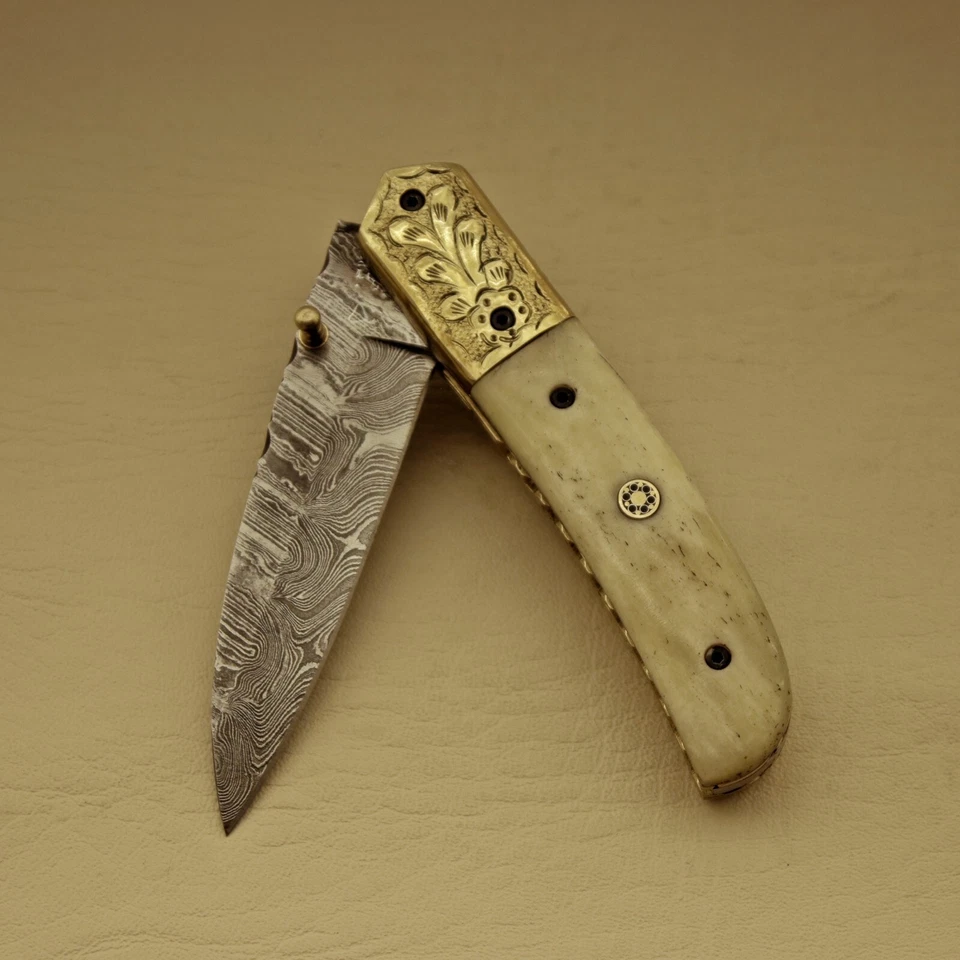 CLASSICAL CUSTOM  HANDMADE DAMASCUS BLADE FOLDING POCKET KNIFE (Golden Engrave ) - Image 2 of 4