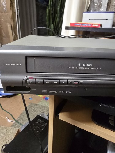Magnavox MWD2205 VHS Working and DVD Combo DVD Player Not Working No Remote - Picture 2 of 12