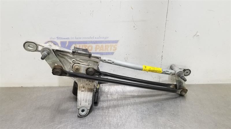 19 2019 MASERATI LEVANTE OEM WINDSHIELD WIPER MOTOR ACTUATOR 670007561