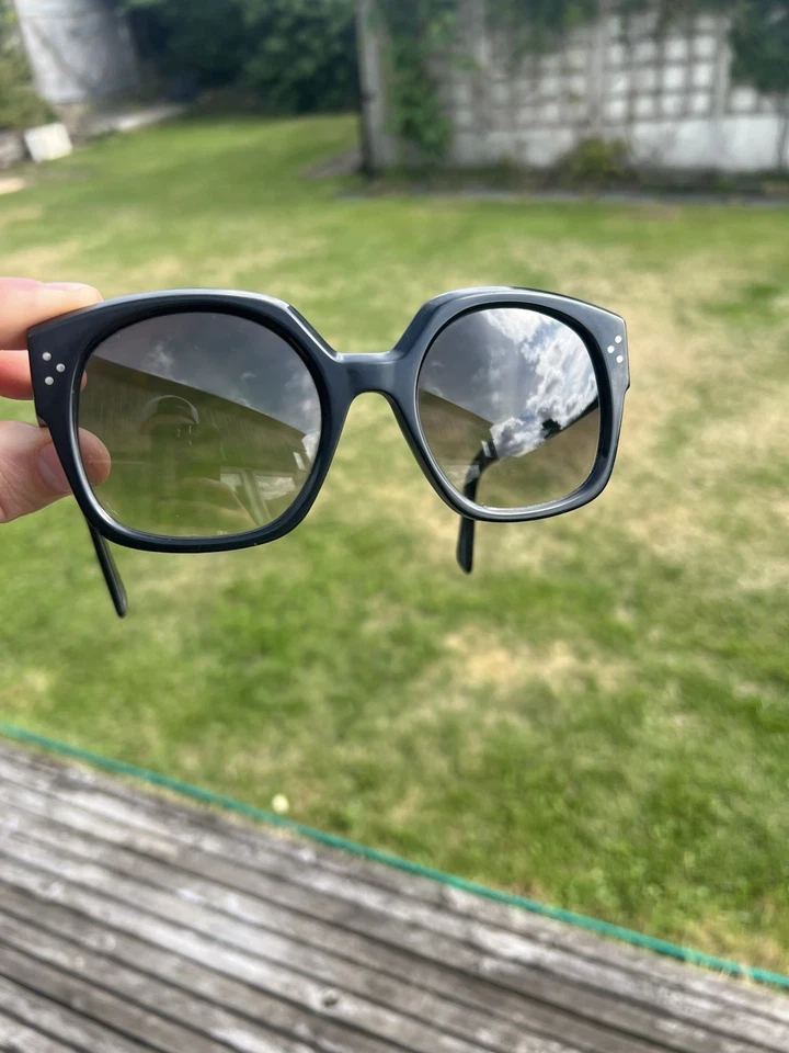 Classic oversized CÉLINE sunglasses - Image 4 of 4