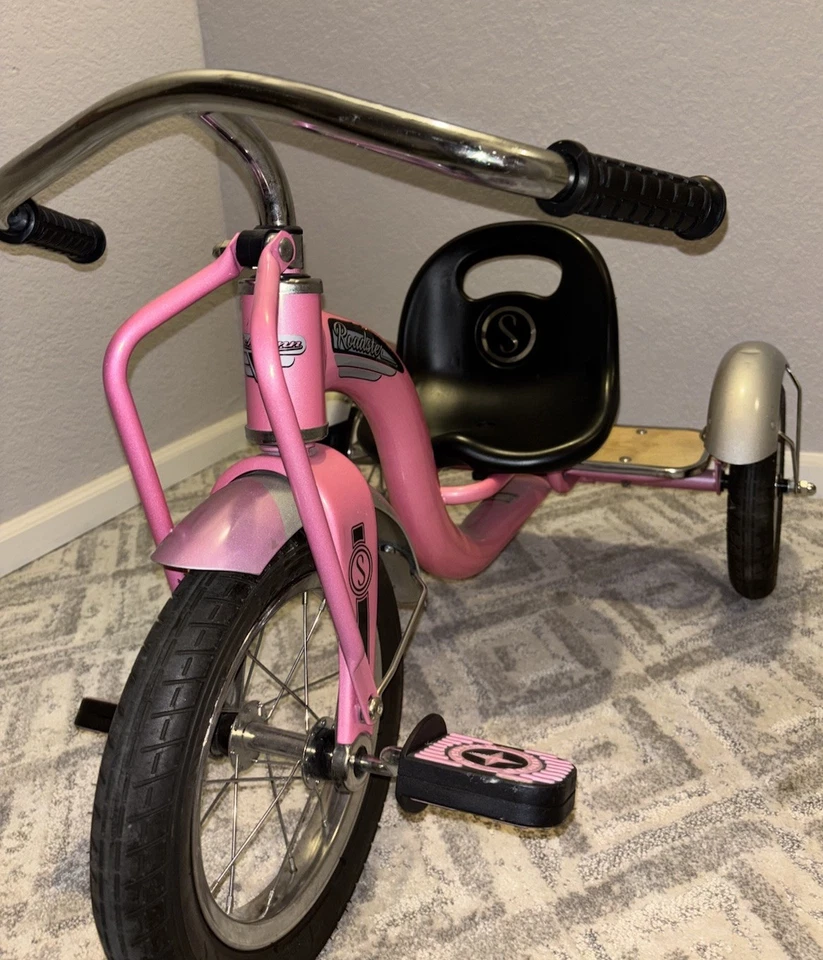 🎈Schwinn Classic Roadster Triciclo Infantil Rosa Brilhante Muito Fofo “Pronto para Dirigir”🎈 - Imagem 2 de 4