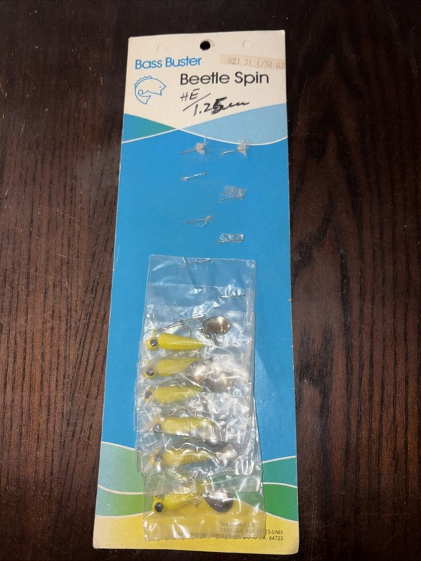 Bass Buster Original Beetle 712 Fishing Lures Vintage 6  Piece Carded 1/32oz