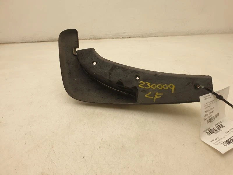 Lexus RX300 2001 base lado conductor guardabarros  Foto 2 de 4