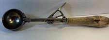 Antique Gilchrist’s No. 31 Ice Cream Scoop Wood Handle Working with wear Size 24