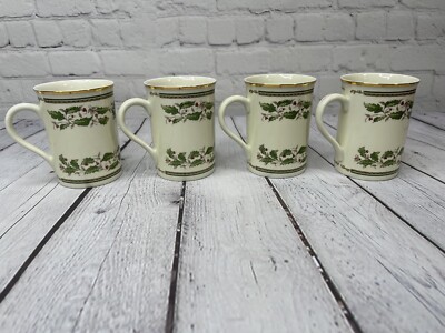 VTG 1994 KONITZ Porcelain Coffee Mug Cup Germany Christmas Holly Gold Trim VGC