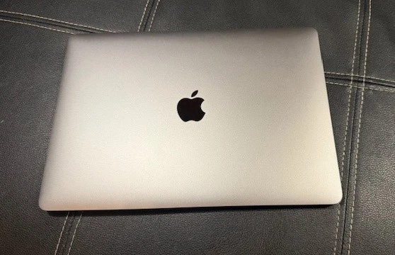 2020 MacBook Air - i5 1.1GHz Quad Core Turbo Boost to 3.5, 16GB RAM, 512GB SSD - Image 2 of 4