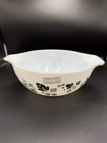 PYREX Bowl Gooseberry Black 2 1/2 Qt Large Mixing Bowl #443