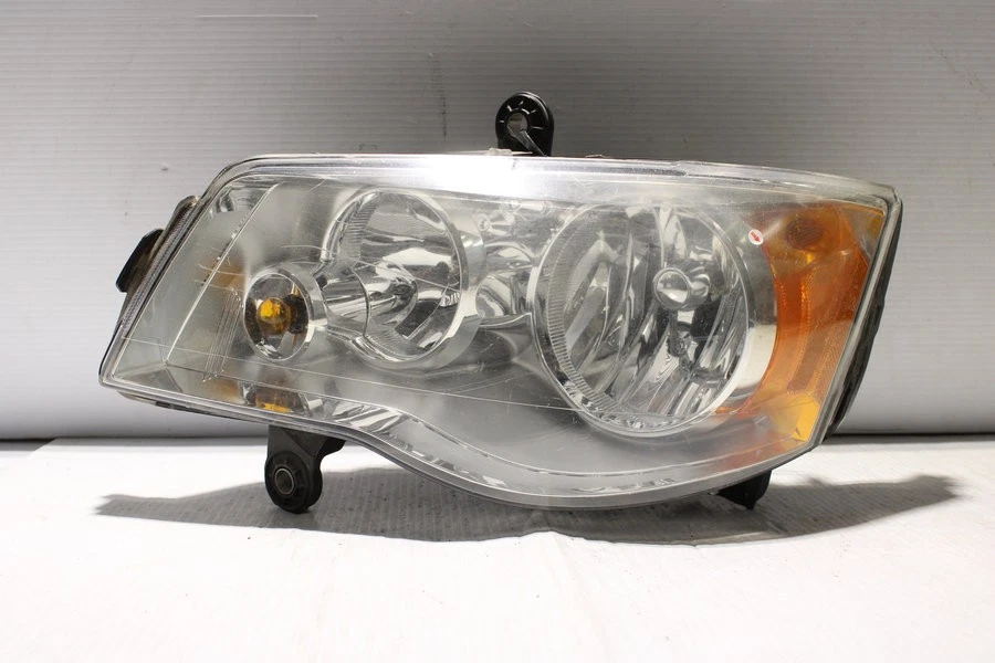 ❰新品❱Chrysler Town & Country ヘッドライト左右セット Genuine OEM Headlights for Chrysler Town & Country for sale | eBay