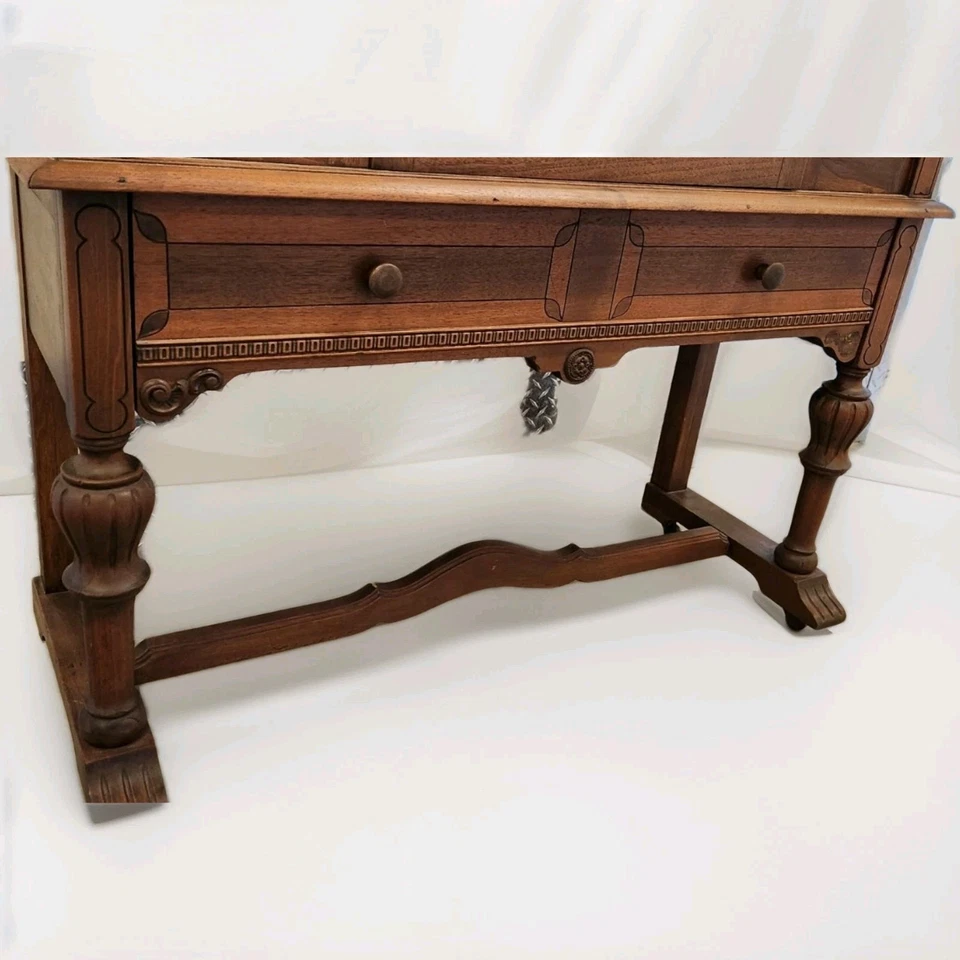 Cabaña frontal de nogal, vidrio hecha en 1910-1930. Foto 2 de 4