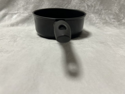 Kleiner schwarzer Pfannentopf - Bild 3 von 8