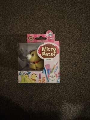 Vintage Tomy Micro Pets Hund mit Ball Caramel Brandneu in Box Selten