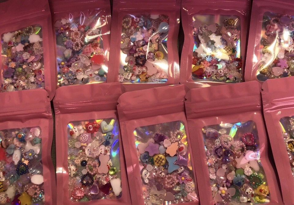 Lote de 40+ dijes de uñas Kawaii Sanrio Hello Kitty My Melody Kuromi Foto 3 de 3