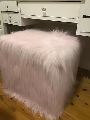 Vanity 47 Desk Pink Fluffy Chair Office Chairs Gumtree Vanity Desk Pink Fluffy Chair