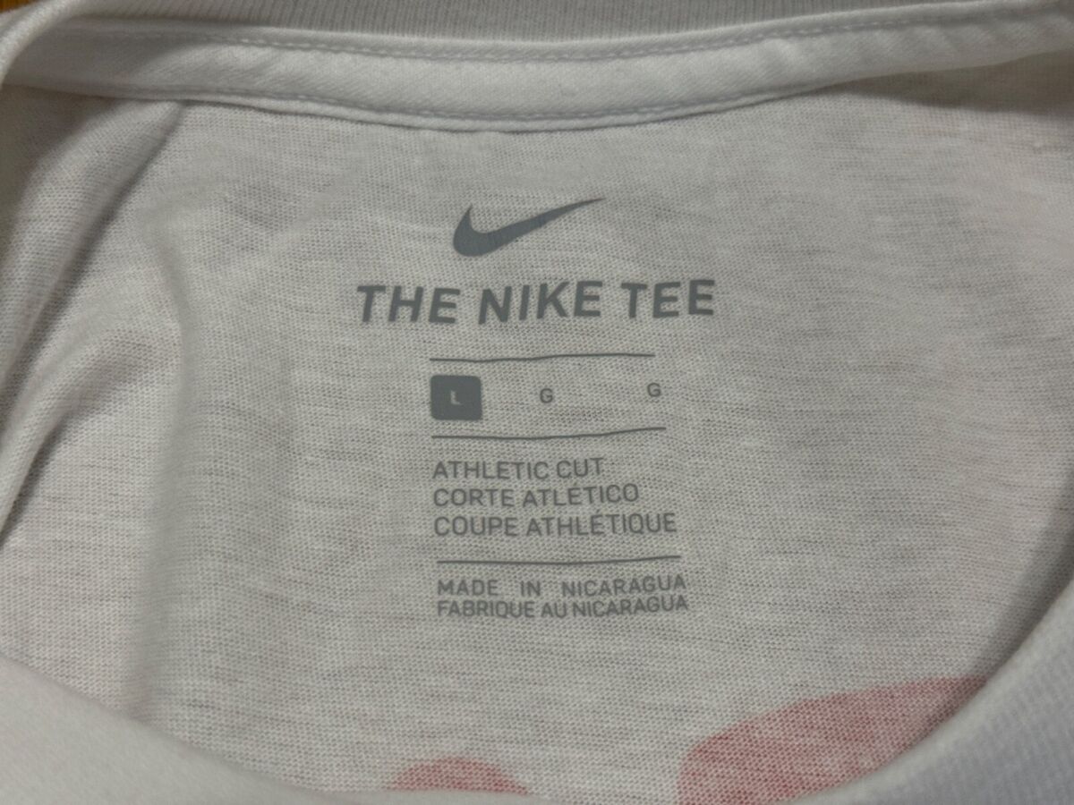 GIRLS DON'T CRY X NIKE SB SHORT SLEEVE SHIRT WHITE LARGE GIRLS DON'T CRY X NIKE SB SHORT SLEEVE SHIRT WHITE LARGE