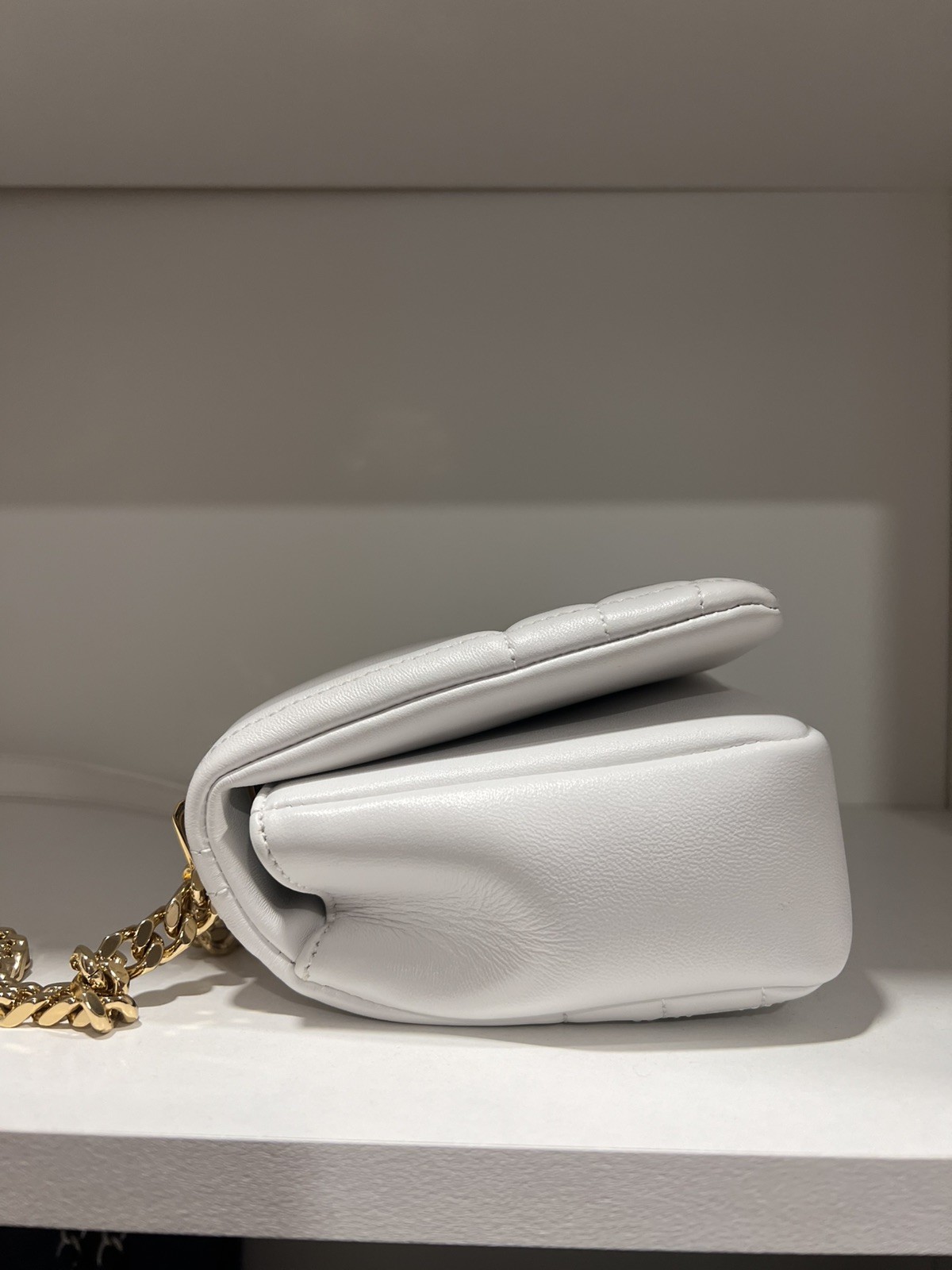 Authentic Burberry Small Lola Quilted Leather Shoulder Bag Optic White image 9