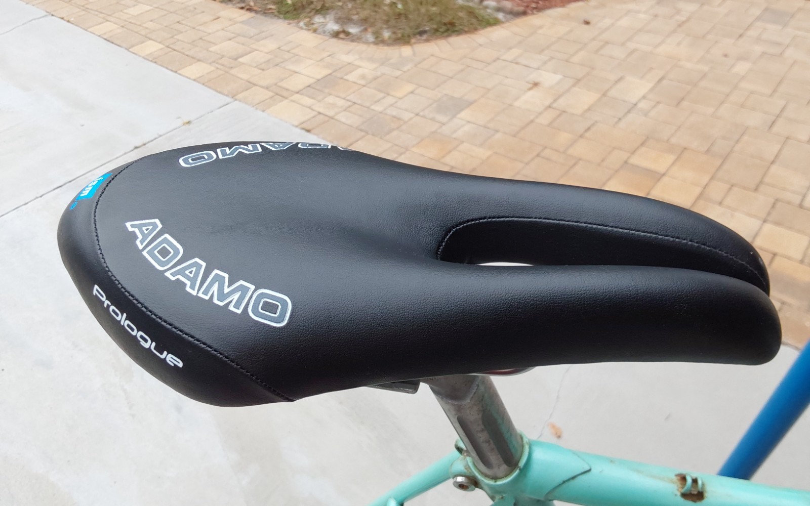 ISM Adamo Break Away Saddle road bicycle