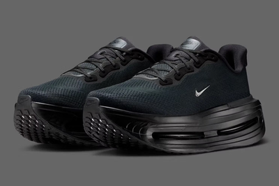 【新品未使用】NIKE VOMERO PRM SP BLACK 28.0 Nike Vomero Premium SP Black Mini Chrome Swoosh | Men Sizes 6 - 14