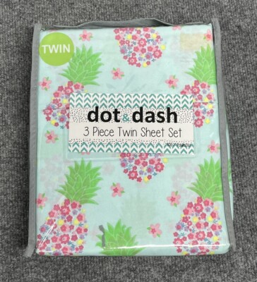 DOT & DASH Twin Sheet 3 Piece Set  Floral Pineapple Pattern