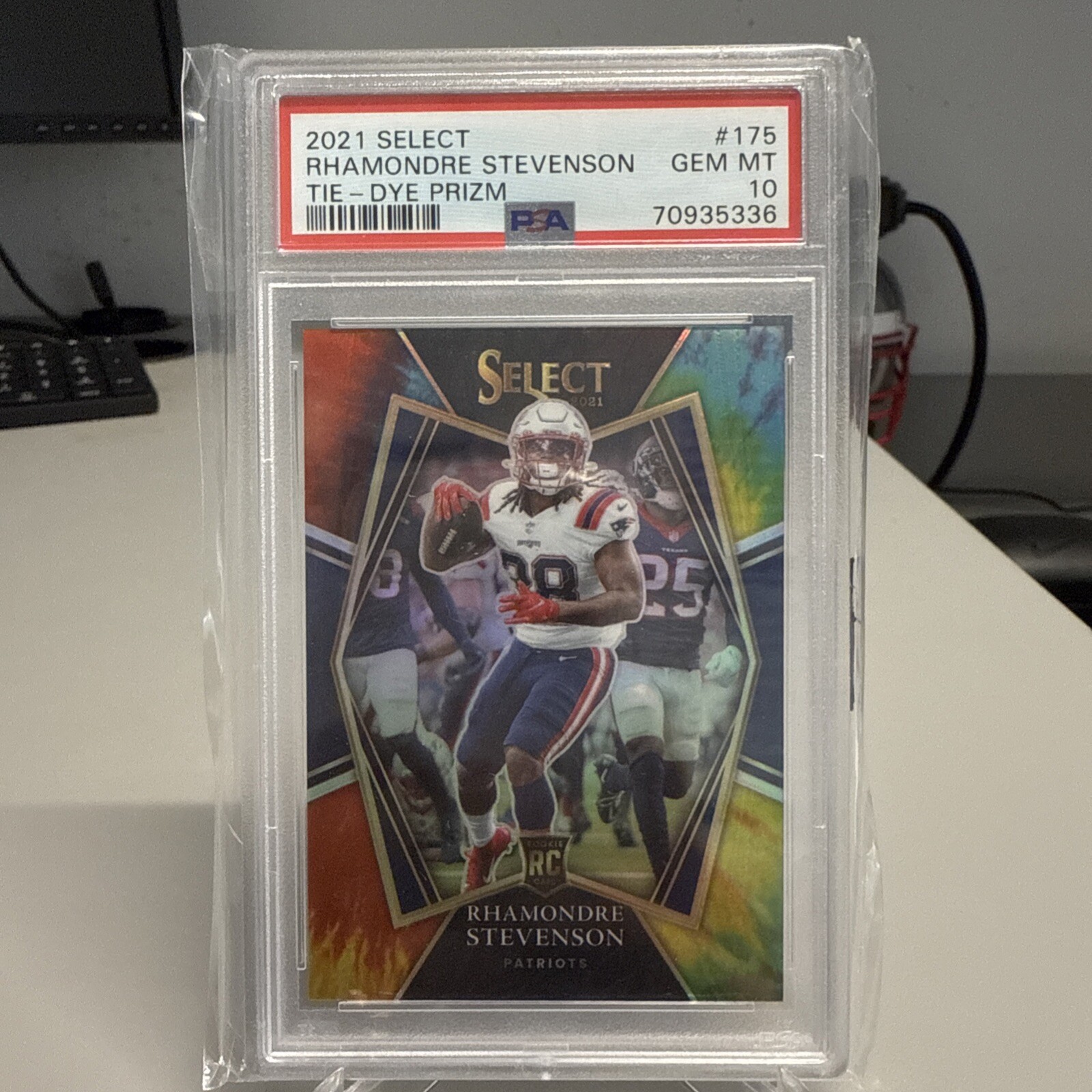 2021 Panini Select Premier Level Tie-Dye Prizm Rhamondre Stevenson /25 RC PSA 10