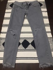 Free people Gray denim Women’s Jeans Sz W25 Frayed / Distressed  Ripped Knees
