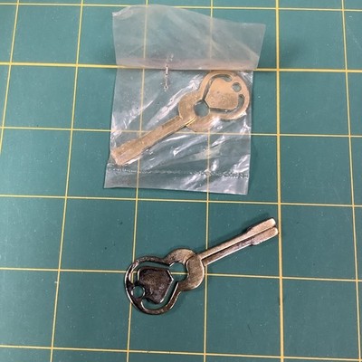 guitar cigarette holder GUITAR VINTAGE 1970's CIGARETTE HOLDER ROACH CLIP Set of 2. 1 Used 1 NOS