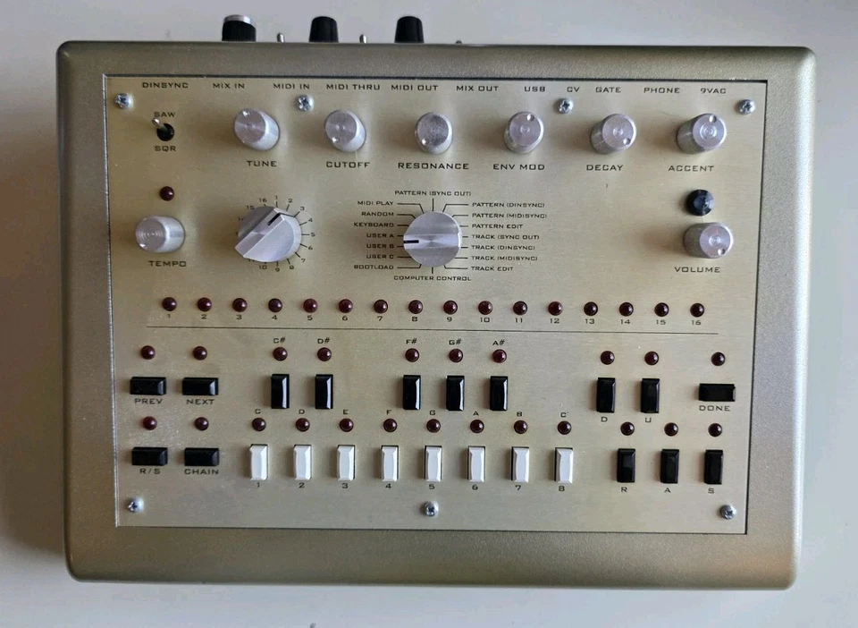 x0xb0x / Xoxbox TB-303 Style Analog Bass Synth Sequencer Acid Techno - Image 1 of 4